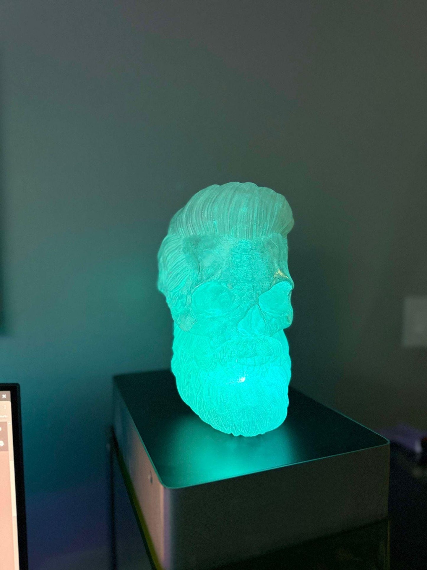Glowing LED Skull Hat Stand Skull with Beard 3d Print Headphone Stand Skull Hat Display